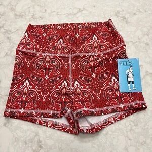 Fleo medium THO True High Original shorts Christmas paisley NWT